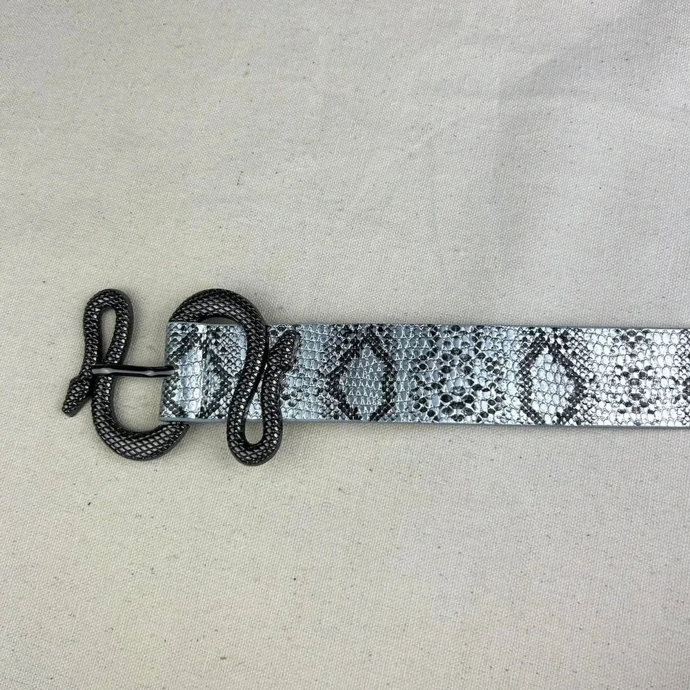 Vintage style gray snake skin western grunge boho belt gray and silver